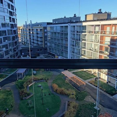 New Studio Cherry Near Helsinki Airport In Kivistoe Vantaa Exterior photo